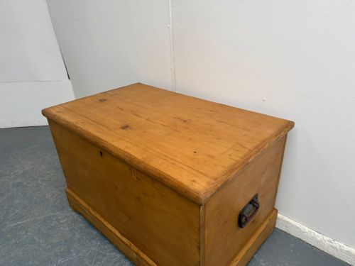 THE BEST ANTIQUEOLD PINE VICTORIAN WAXED FITTED 4 DRAWER BLANKET BOX TV STAND - ADDITIONAL PHOTO 1