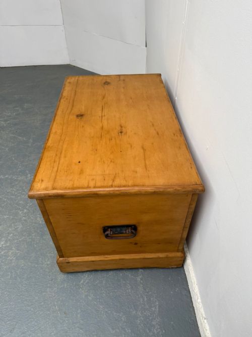 THE BEST ANTIQUEOLD PINE VICTORIAN WAXED FITTED 4 DRAWER BLANKET BOX TV STAND - ADDITIONAL PHOTO 3