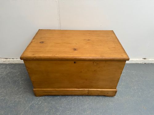 THE BEST ANTIQUEOLD PINE VICTORIAN WAXED FITTED 4 DRAWER BLANKET BOX TV STAND - ADDITIONAL PHOTO 10