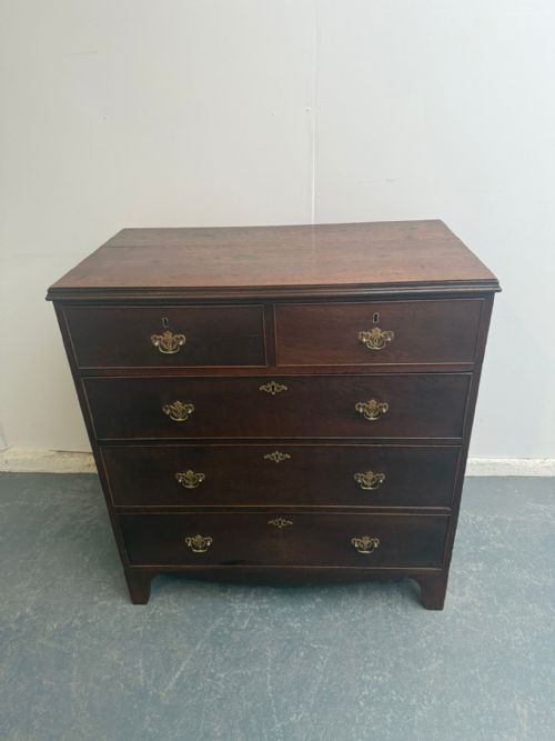 A SUPERB 5 DRAWER GEORGIAN OAK NARROW SPLAYED FOOT CHEST OF DRAWERS - ADDITIONAL PHOTO 5