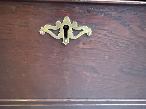 A SUPERB 5 DRAWER GEORGIAN OAK NARROW SPLAYED FOOT CHEST OF DRAWERS - ADDITIONAL PHOTO 8