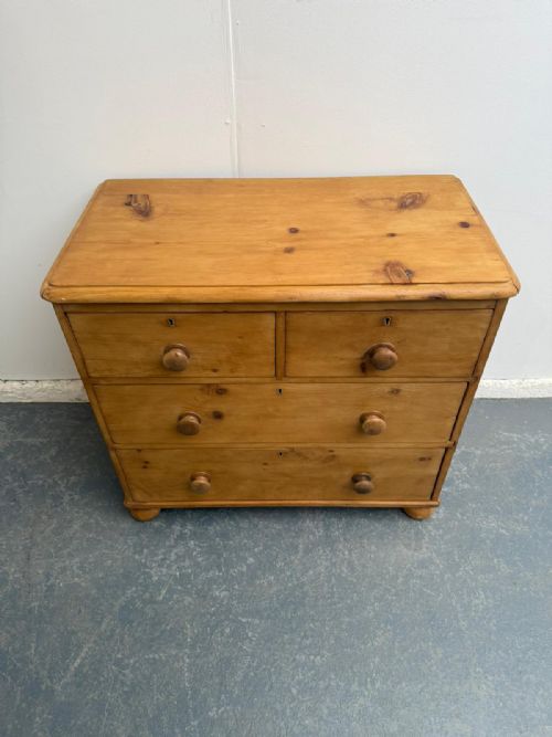 fig 1. A Cute Small Victorian Antique /Old Pine Waxed 4 Drawer Chest of Drawers