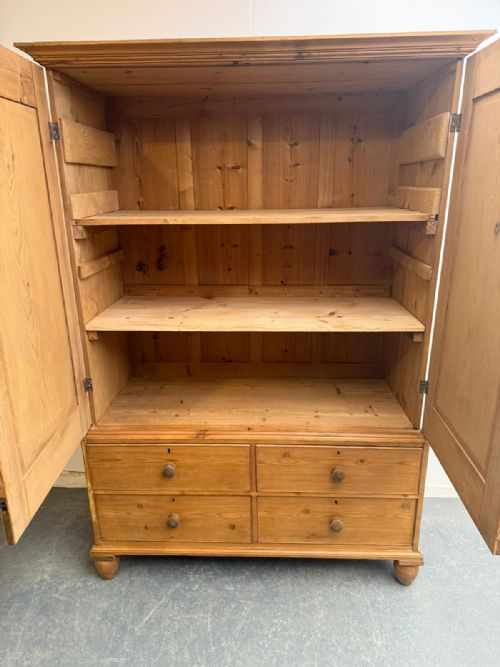 A SUPERB ANTIQUEOLD PINE VICTORIAN WAXED 2 PIECE LINEN PRESS - ADDITIONAL PHOTO 7