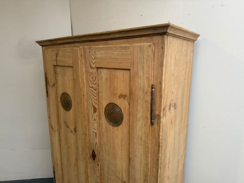 A SUPERB GEORGIAN ANTIQUEOLD PINE 2 DOOR KITCHEN STORAGE CUPBOARD TO WAXPAINT - ADDITIONAL PHOTO 1