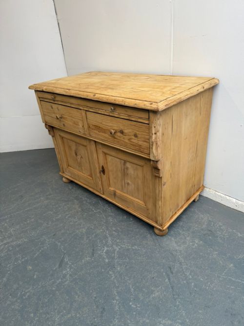 AN AMAZING VICTORIAN ANTIQUEOLD PINE BREAD SLIDE LARGE DRESSER BASE TO WAXPAINT - ADDITIONAL PHOTO 1