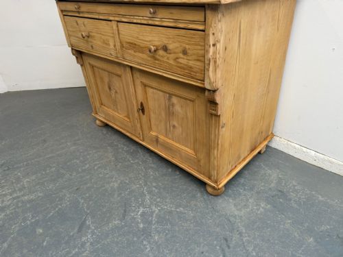 AN AMAZING VICTORIAN ANTIQUEOLD PINE BREAD SLIDE LARGE DRESSER BASE TO WAXPAINT - ADDITIONAL PHOTO 2