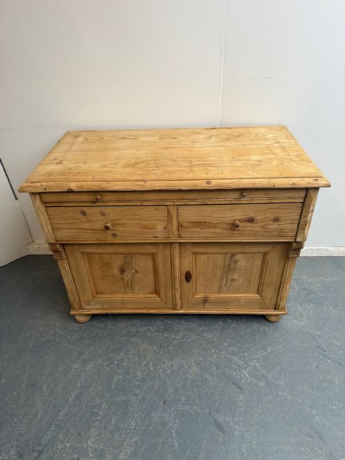 AN AMAZING VICTORIAN ANTIQUEOLD PINE BREAD SLIDE LARGE DRESSER BASE TO WAXPAINT - ADDITIONAL PHOTO 3