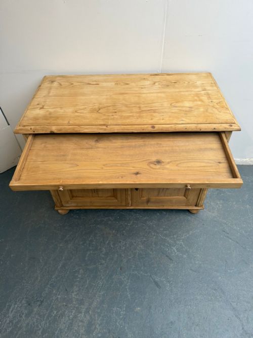 AN AMAZING VICTORIAN ANTIQUEOLD PINE BREAD SLIDE LARGE DRESSER BASE TO WAXPAINT - ADDITIONAL PHOTO 4