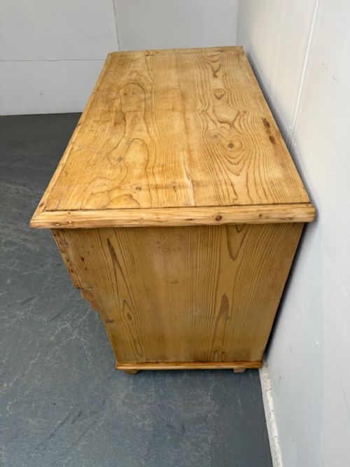 AN AMAZING VICTORIAN ANTIQUEOLD PINE BREAD SLIDE LARGE DRESSER BASE TO WAXPAINT - ADDITIONAL PHOTO 5