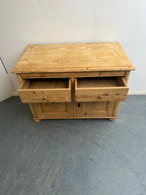 AN AMAZING VICTORIAN ANTIQUEOLD PINE BREAD SLIDE LARGE DRESSER BASE TO WAXPAINT - ADDITIONAL PHOTO 6