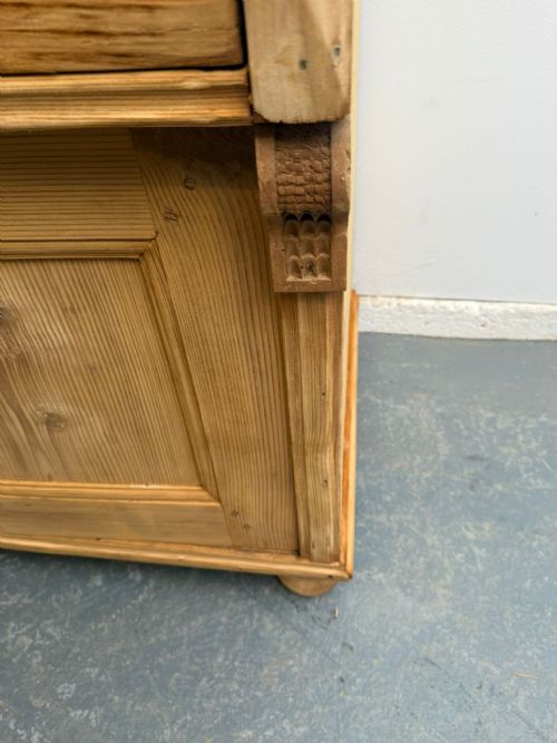 AN AMAZING VICTORIAN ANTIQUEOLD PINE BREAD SLIDE LARGE DRESSER BASE TO WAXPAINT - ADDITIONAL PHOTO 7