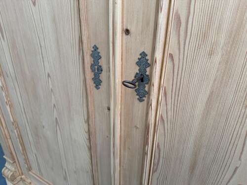 fig 2. A Mint Clean Victorian Antique Old Pine Shelved Knockdown Wardrobe to Wax/Paint