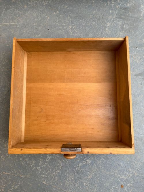 A SUPERB LOW ANTIQUE OLD PINE VICTORIAN WAXED 5 DRAWER CHEST OF DRAWERS - ADDITIONAL PHOTO 6