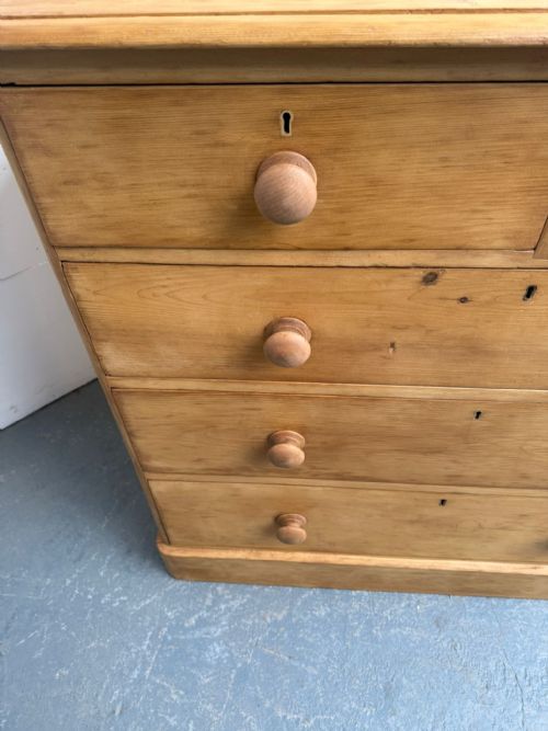 A SUPERB ANTIQUE OLD PINE ROUNDED VICTORIAN WAXED 5 DRAWER CHEST OF DRAWERS - ADDITIONAL PHOTO 2