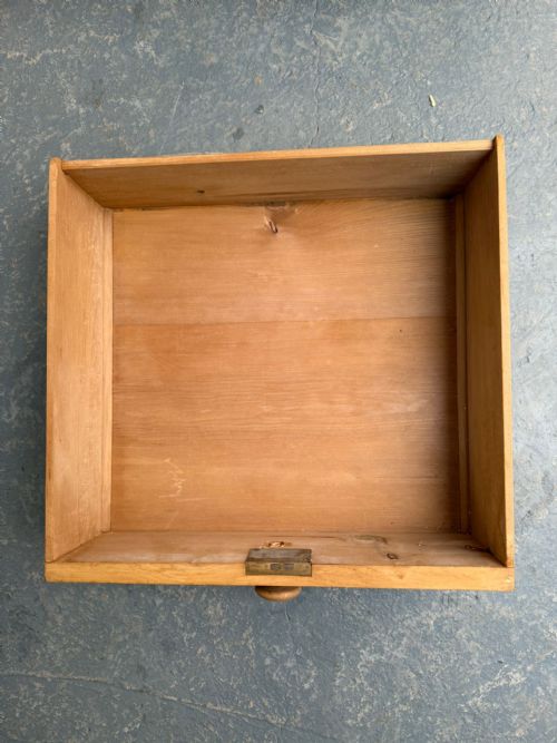 A SUPERB ANTIQUE OLD PINE ROUNDED VICTORIAN WAXED 5 DRAWER CHEST OF DRAWERS - ADDITIONAL PHOTO 6