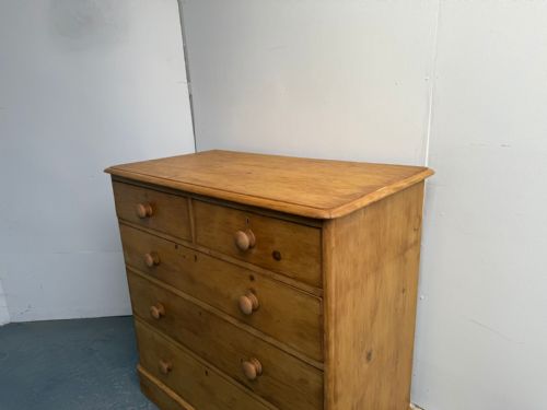 A SUPERB ANTIQUE OLD PINE ROUNDED VICTORIAN WAXED 5 DRAWER CHEST OF DRAWERS - ADDITIONAL PHOTO 8