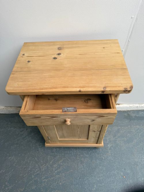 fig 1. A Lovely Antique/Old Victorian Pine Panelled Single Bedside Cabinet to Wax/Paint