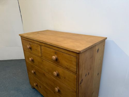 A FABULOUS ANTIQUE OLD PINE VICTORIAN LARGE WAXED 5 DRAWER CHEST OF DRAWERS - ADDITIONAL PHOTO 1