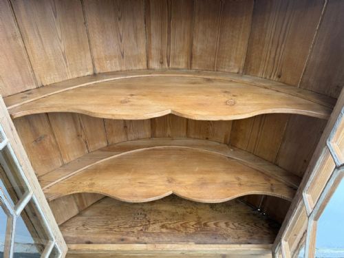 A RARE EARLY GEORGIAN ANTIQUE PINE ASTRAL GLAZED BARREL BACK 2 PIECE CABINET - ADDITIONAL PHOTO 5