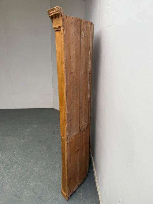 A RARE EARLY GEORGIAN ANTIQUE PINE ASTRAL GLAZED BARREL BACK 2 PIECE CABINET - ADDITIONAL PHOTO 9
