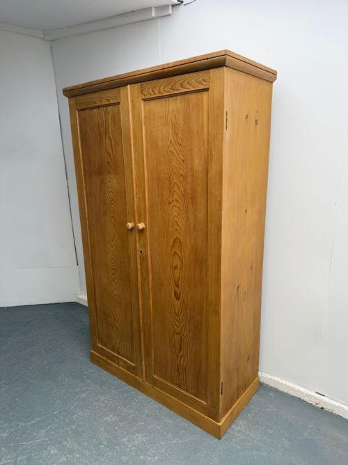A Mint Clean Antique / Old Victorian Pine Large 1 Piece 2 Door Storage Cupboard