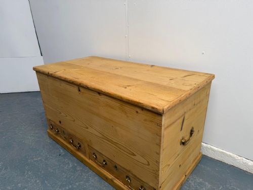 A QUALITY GEORGIAN ANTIQUEOLD PINE 2 DRAWER MULE CHEST - ADDITIONAL PHOTO 2