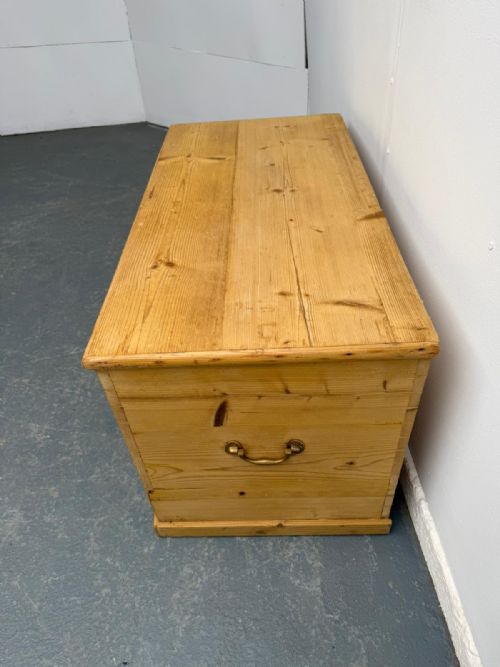 A QUALITY GEORGIAN ANTIQUEOLD PINE 2 DRAWER MULE CHEST - ADDITIONAL PHOTO 4