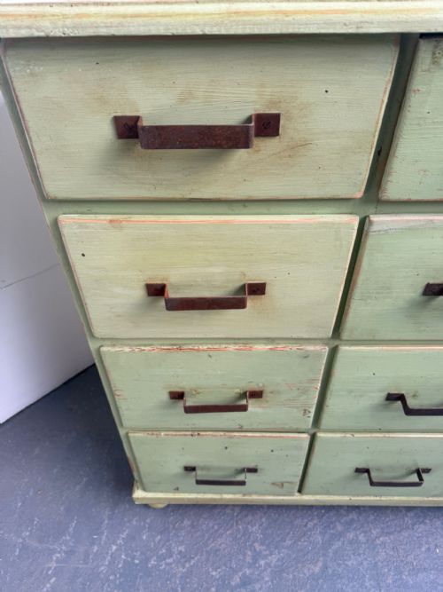 A LOVELY ORIGINAL ANTIQUE OLD PINE PAINTED LIGHT GREEN 16 DRAWER SHOP FITTING - ADDITIONAL PHOTO 6