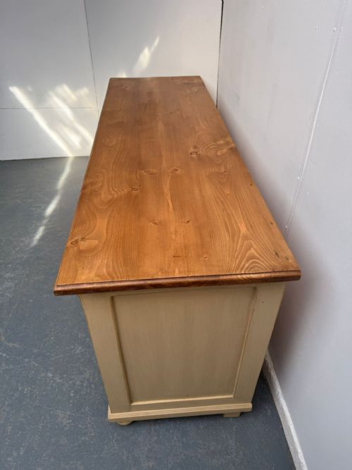 AN ORIGINALLY PAINTED CREAM HUNGARIAN VICTORIAN PINE 25 DRAWER SHOP FITTING - ADDITIONAL PHOTO 3