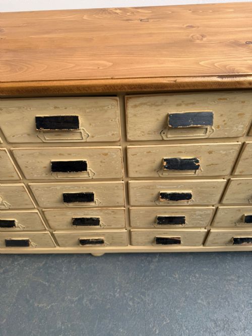 AN ORIGINALLY PAINTED CREAM HUNGARIAN VICTORIAN PINE 25 DRAWER SHOP FITTING - ADDITIONAL PHOTO 4