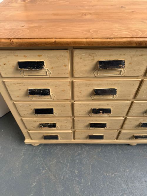 AN ORIGINALLY PAINTED CREAM HUNGARIAN VICTORIAN PINE 25 DRAWER SHOP FITTING - ADDITIONAL PHOTO 6