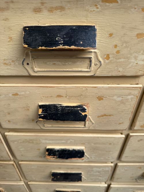 AN ORIGINALLY PAINTED CREAM HUNGARIAN VICTORIAN PINE 25 DRAWER SHOP FITTING - ADDITIONAL PHOTO 9