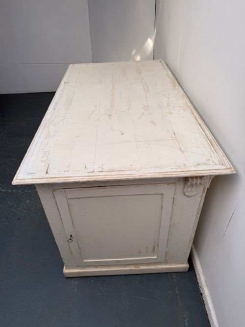 AN ORIGINALLY PAINTED WHITE HUNGARIAN VICTORIAN PINE SHOP FITTING - ADDITIONAL PHOTO 4