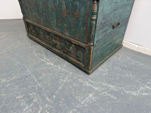 A TRULY AMAZING GENUINE HUNGARIAN GEORGIAN PAINTED TEAL LARGE MULE CHEST - ADDITIONAL PHOTO 7