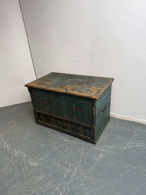 A TRULY AMAZING GENUINE HUNGARIAN GEORGIAN PAINTED TEAL LARGE MULE CHEST - ADDITIONAL PHOTO 12