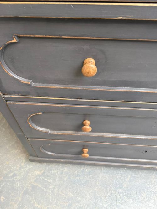 A GENUINE ANTIQUE PINE VICTORIAN LIGHT GREY MASSIVE 5 DRAWER CHEST OF DRAWERS - ADDITIONAL PHOTO 8