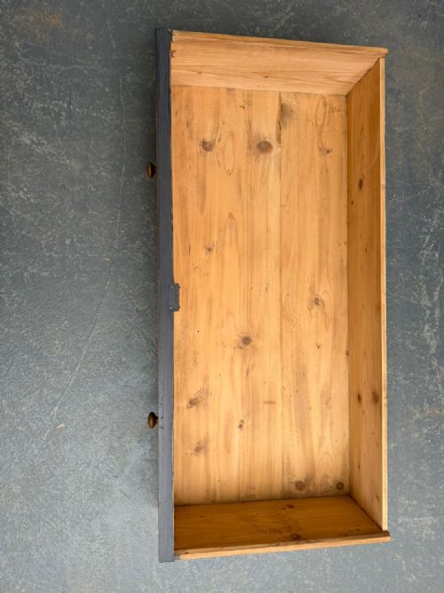 A GENUINE ANTIQUE PINE VICTORIAN LIGHT GREY MASSIVE 5 DRAWER CHEST OF DRAWERS - ADDITIONAL PHOTO 9