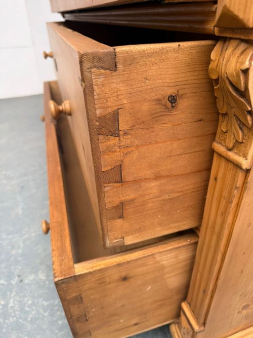 A LOW WIDE ANTIQUE OLD PINE HUNGARIAN VICTORIAN WAXED 3 DRAWER CHEST OF DRAWERS - ADDITIONAL PHOTO 8