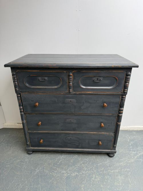A HUGE ANTIQUE PINE VICTORIAN PAINTED LIGHT GREY 5 DRAWER CHEST OF DRAWERS - ADDITIONAL PHOTO 1