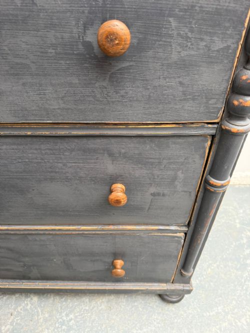A HUGE ANTIQUE PINE VICTORIAN PAINTED LIGHT GREY 5 DRAWER CHEST OF DRAWERS - ADDITIONAL PHOTO 5
