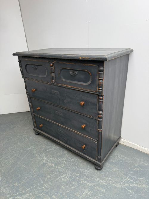 A HUGE ANTIQUE PINE VICTORIAN PAINTED LIGHT GREY 5 DRAWER CHEST OF DRAWERS