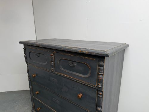 A HUGE ANTIQUE PINE VICTORIAN PAINTED LIGHT GREY 5 DRAWER CHEST OF DRAWERS - ADDITIONAL PHOTO 9
