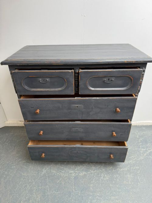 A HUGE ANTIQUE PINE VICTORIAN PAINTED LIGHT GREY 5 DRAWER CHEST OF DRAWERS - ADDITIONAL PHOTO 10