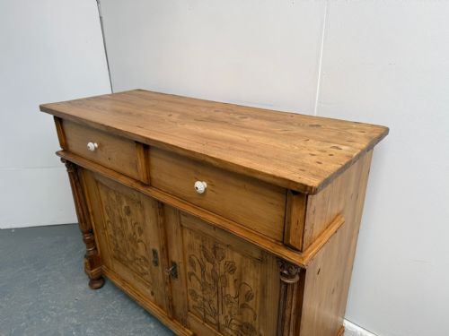 A BEAUTIFULLY CARVED GENUINE HUNGARIAN FLORAL VICTORIAN KITCHEN DRESSER BASE - ADDITIONAL PHOTO 1