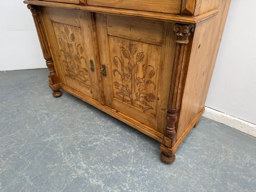 A BEAUTIFULLY CARVED GENUINE HUNGARIAN FLORAL VICTORIAN KITCHEN DRESSER BASE - ADDITIONAL PHOTO 3
