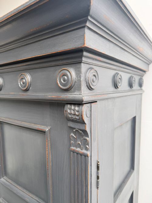 AN AMAZINGLY PAINTED LIGHT MID GREY 2 DOOR ORIGINAL HUNGARIAN STORAGE CUPBOARD - ADDITIONAL PHOTO 3