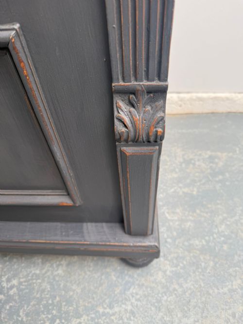 AN AMAZINGLY PAINTED LIGHT MID GREY 2 DOOR ORIGINAL HUNGARIAN STORAGE CUPBOARD - ADDITIONAL PHOTO 11