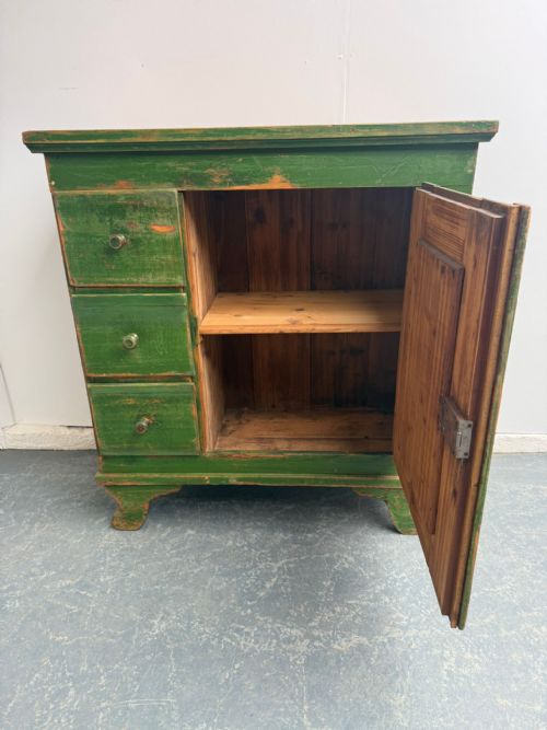 AN AMAZINGLY PAINTED GREEN GEORGIAN 3 DRAWER 1 DOOR ORIGINAL HUNGARIAN CUPBOARD - ADDITIONAL PHOTO 4
