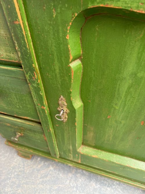 AN AMAZINGLY PAINTED GREEN GEORGIAN 3 DRAWER 1 DOOR ORIGINAL HUNGARIAN CUPBOARD - ADDITIONAL PHOTO 8