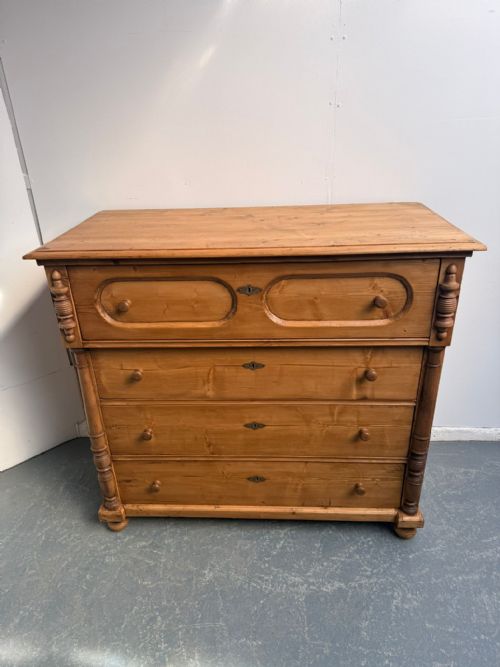 AN AMAZINGLY WAXED HUGE ANTIQUE VICTORIAN HUNGARIAN 4 DRAWER CHEST OF DRAWERS - ADDITIONAL PHOTO 6